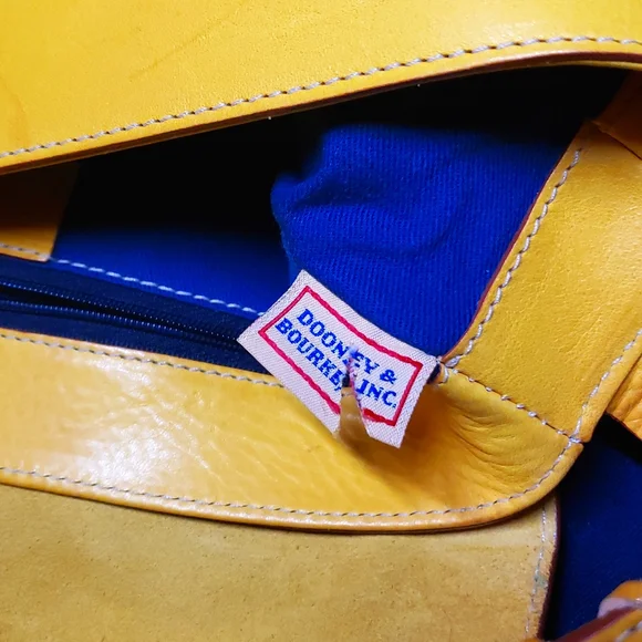 Brand new leather Dooney & Bourke hobo bag. - Picture 5 of 10